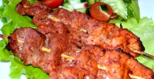 Мясо на шпажках в духовке