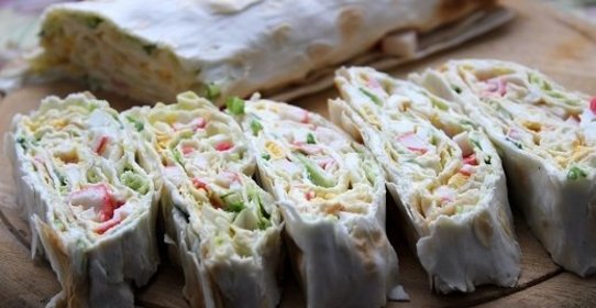 Рулет из лаваша с крабовыми палочками