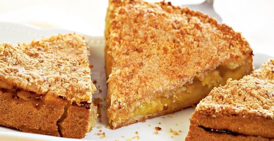 Пирог к завтраку с миндалем и абрикосами