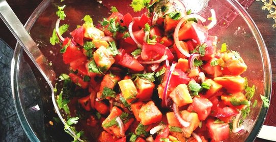 Салат из папайи и помидоров