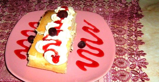 Бисквитный рулет со сливками