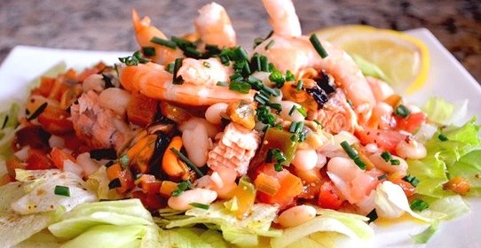 Салаты с рыбой и морепродуктами