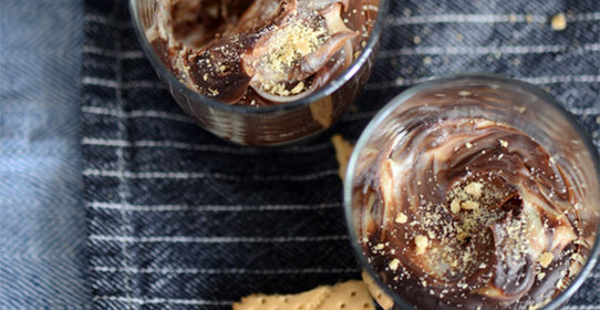 Шоколадный чизкейк в стакане