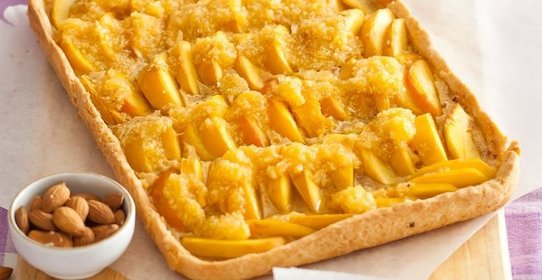 Пирог с персиками