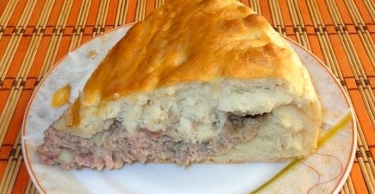 Дрожжевой пирог с мясом