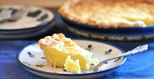 Кефирный пирог в мультиварке