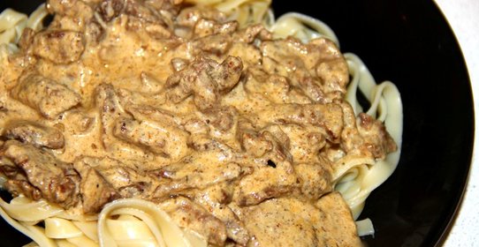 Говядина в сметанном соусе