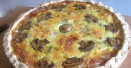 Киш с курицей и грибами
