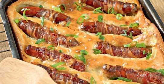 Пирог с сосисками