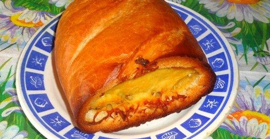 Батон запеченный с мясом и имбирем