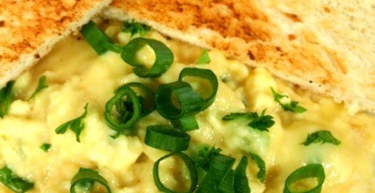 Начинка из зеленого лука с яйцами