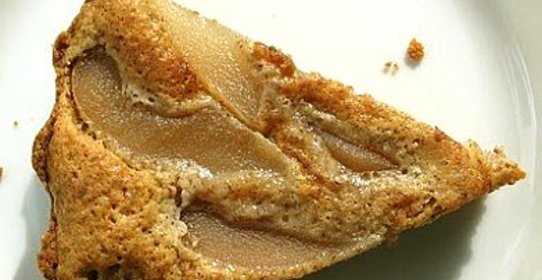 Шарлотка с грушей в мультиварке