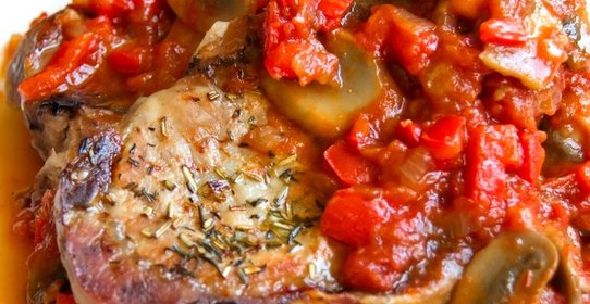 Свинина под соусом в духовке