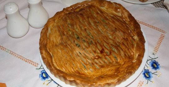 Пирог с сыром из дрожжевого теста