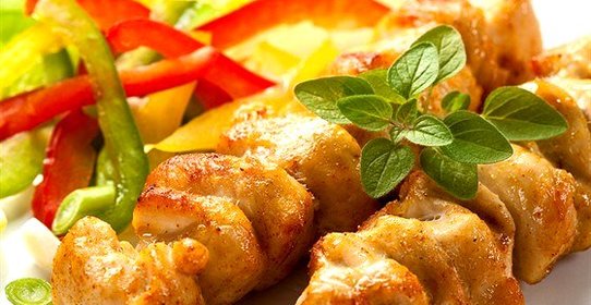 Жареные куриные шашлыки в соусе якитори