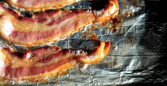 Бекон запеченный в духовке