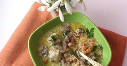 Карри из говядины с нутом и кешью