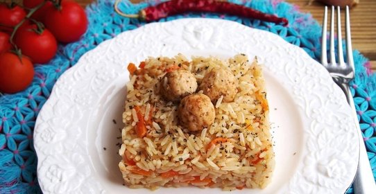 Плов с фрикадельками в духовке