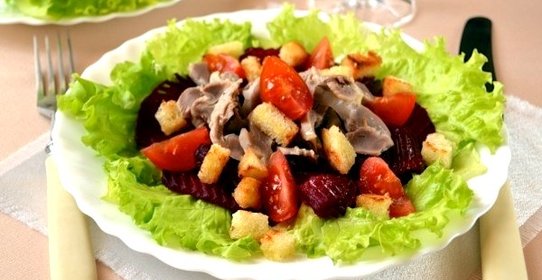 Салат со свёклой и куриными желудочками