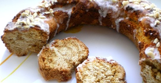 Венский крендель с миндалем