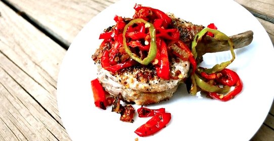 Свинина с перцем чили