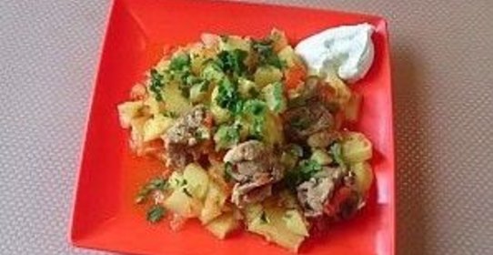 Тушёная свинина с овощами