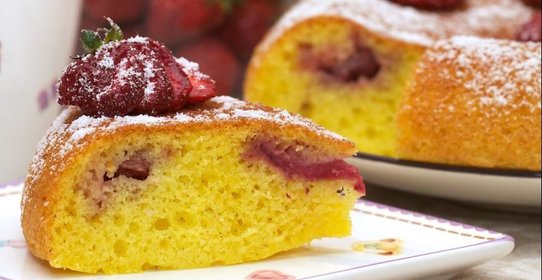 Пирог с клубникой