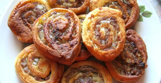 Творожный рулет с фаршем