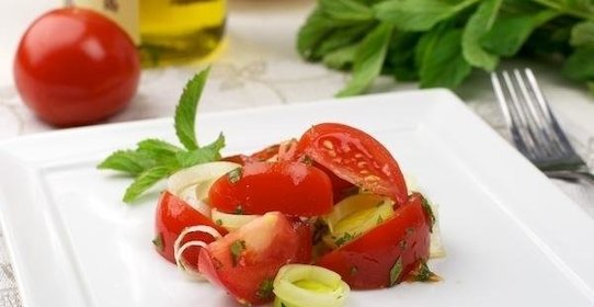 Салат из помидоров