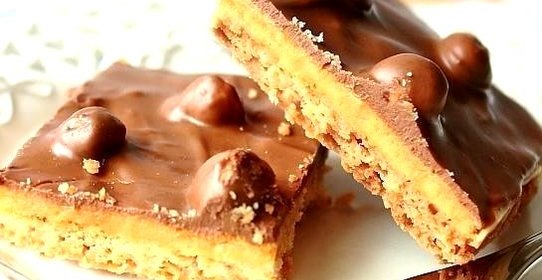 Печенье с фундуком и шоколадной глазурью