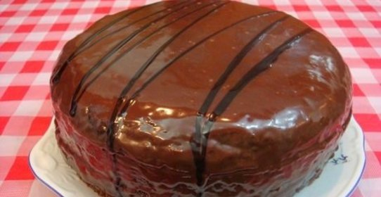 Торт шоколадный с вареной сгущенкой в мультиварке