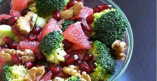 Салат с брокколи и грейфрутом