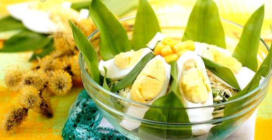 Весенний салат с черемшой