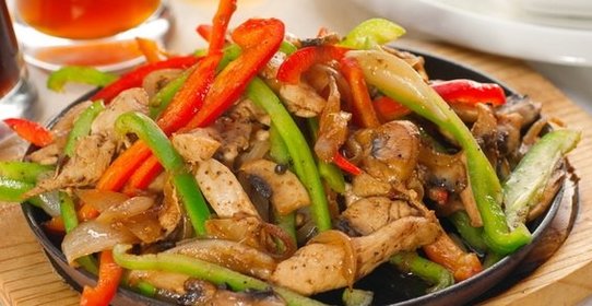 Фрикасе из курицы с перцем