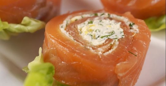 Норвежские рулетики из лосося