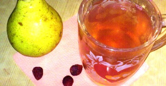 Компот из груш и земляники