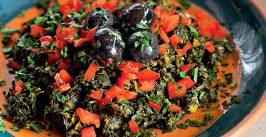 Салат из шпината с чермулой