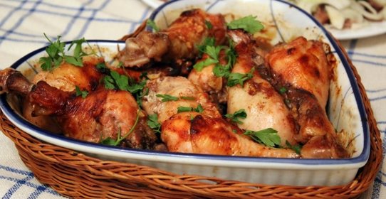 Запеченные куриные голени в томатном маринаде