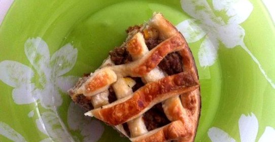 Пирог с мясом и яйцом
