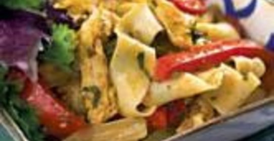 Салат Янгелик из домашней лапши с курицей