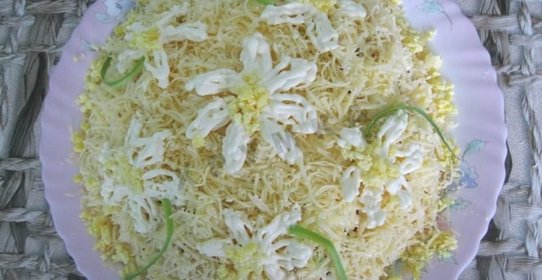 Легкий салат из шампиньонов и крабовых палочек