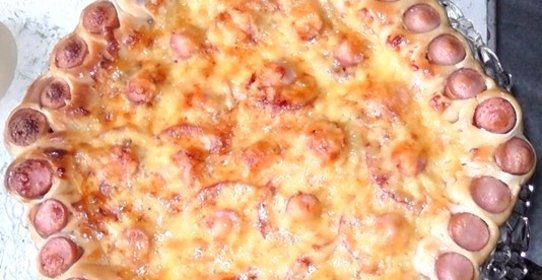 Пирог с сосисками