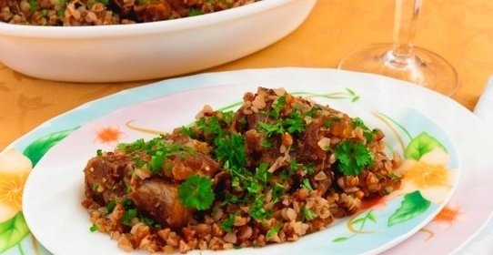 Свинина с гречкой