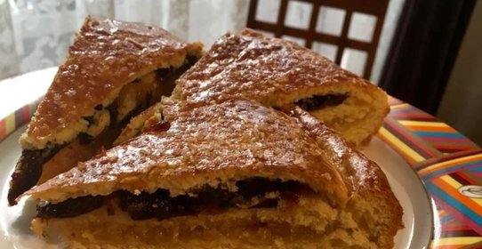 Пирог Лимонник с черносливом и курагой