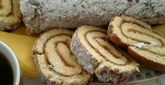 Рулет с яблочным повидлом