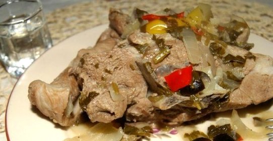 Баранина, тушеная в вине