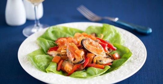 Мидии с овощами