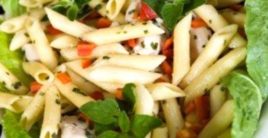 Пенне с перцем и моцареллой