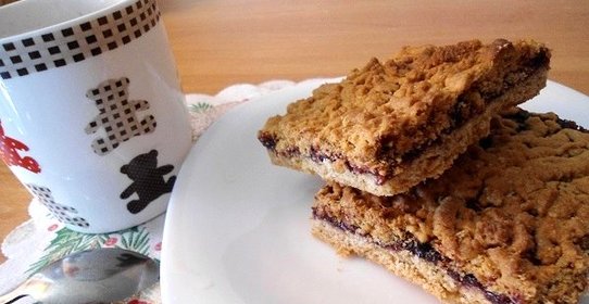 Тертый пирог со смородиной