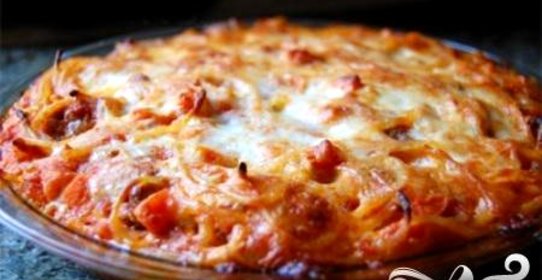 Пирог из спагетти, помидоров и говядины
